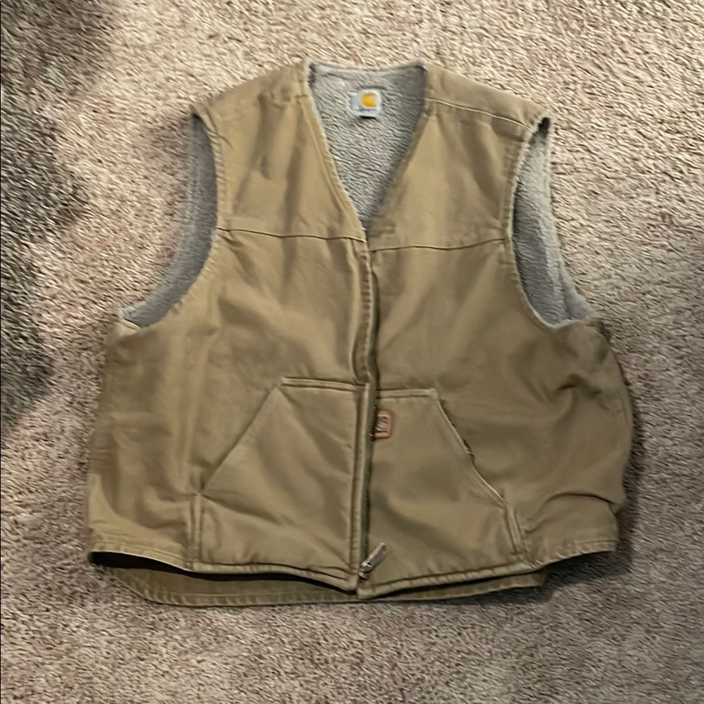 Carhartt Tan Vest with Zip-Up Closure and Relaxed Fit